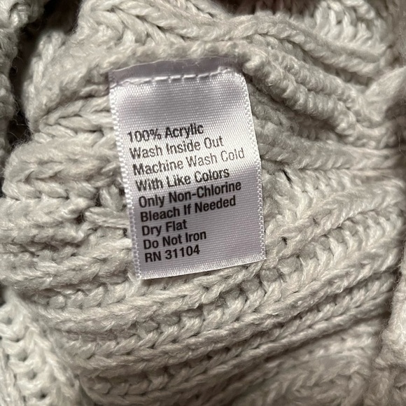 Gray mock neck sweater - Picture 4 of 8